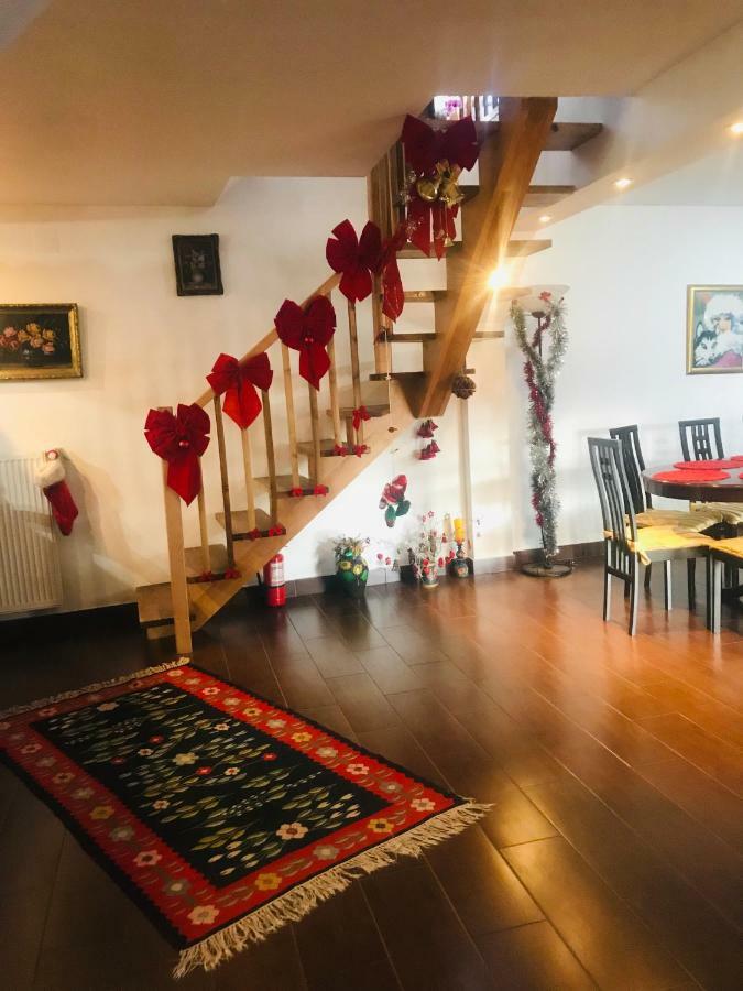 Casa Csiki Villa Rîşnov Buitenkant foto