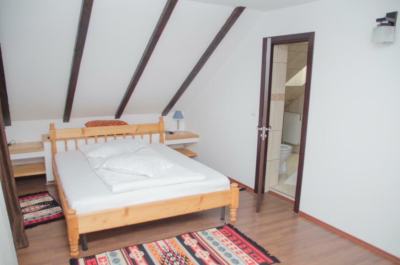 Casa Csiki Villa Rîşnov Buitenkant foto